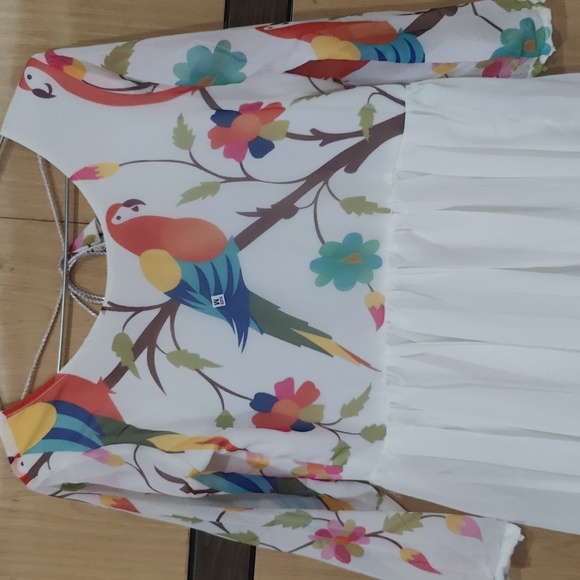 Pretty floral gown - Picture 2 of 6